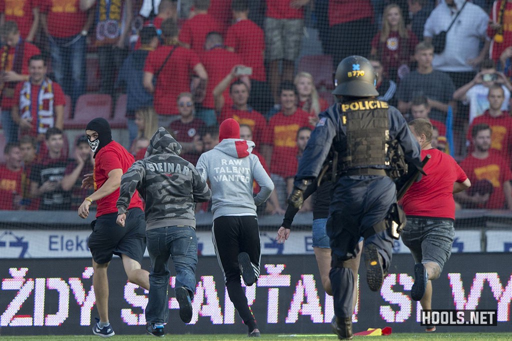 Hot derby: Sparta Prague vs. Slavia Prague 25.09.2016 - Riot With Style -  The best page about hooligans and ultras!