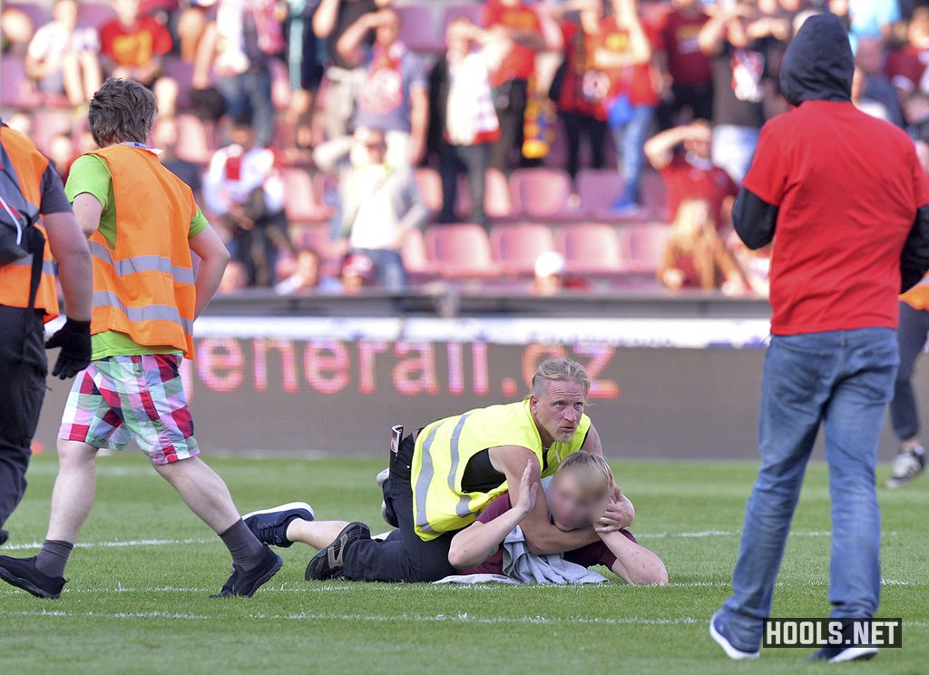 Hot derby: Sparta Prague vs. Slavia Prague 25.09.2016 - Riot With Style -  The best page about hooligans and ultras!