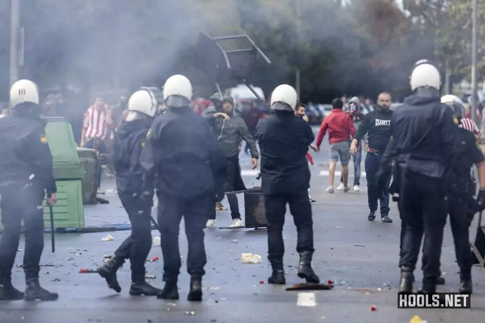 Sporting Gijon fans clash with police before their game against Real Oviedo