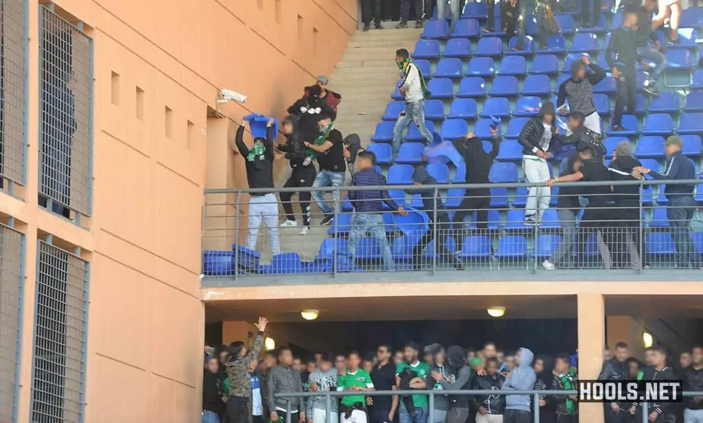 A Raja Casablanca fan breaks a security camera