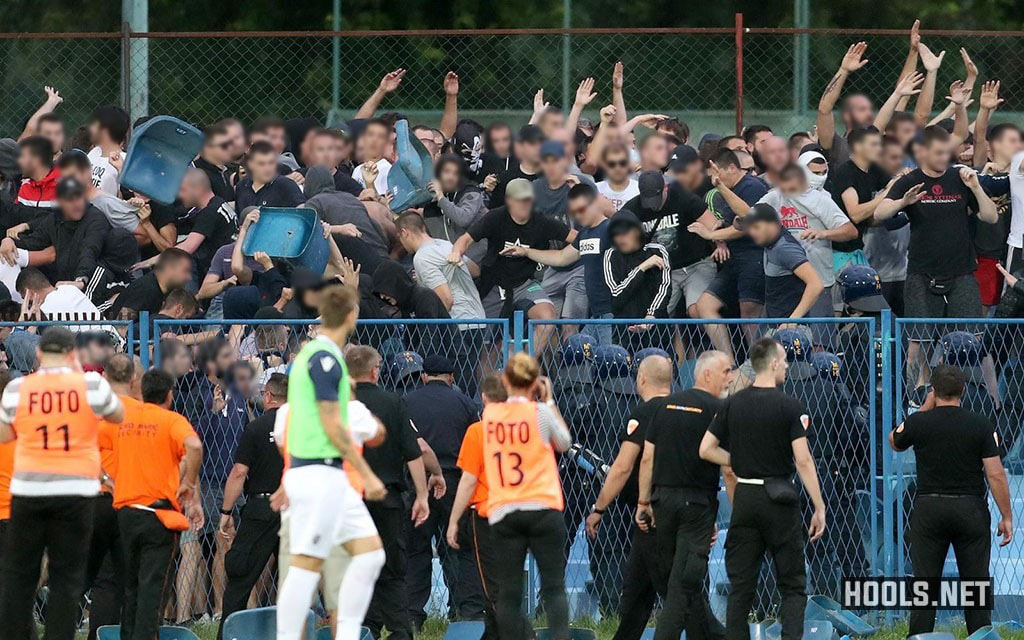 Hajduk Split training watched by 3,000 rowdy fans with flares and