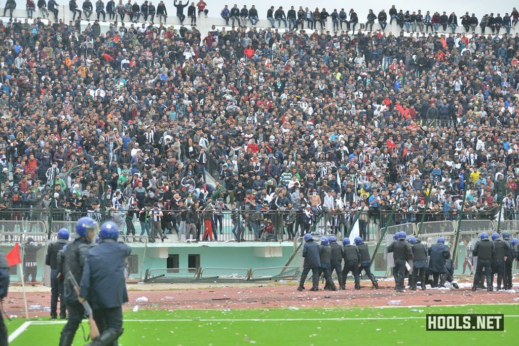 Village Moussa fans clash with riot police