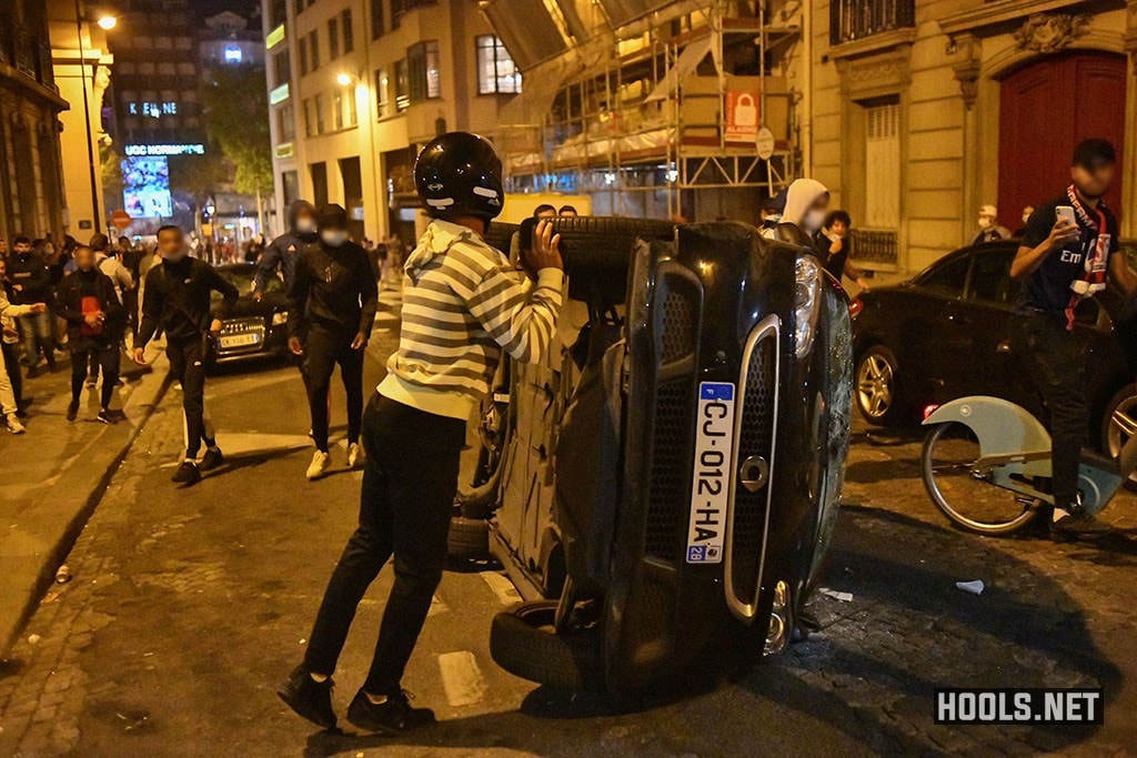 PSG fans clash with riot police after Champions League final defeat