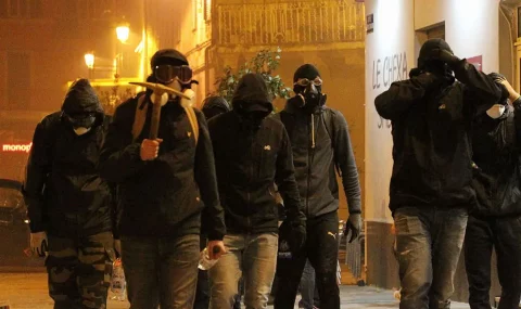 Bastia fans attack police station