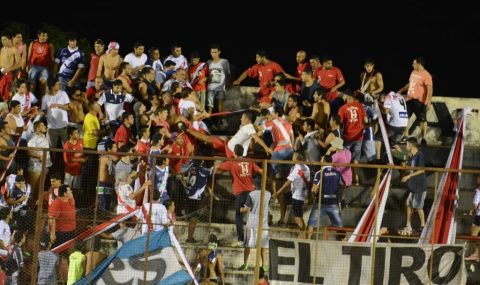 Argentina: Guarani Antonio Franco fans fight each other on terraces