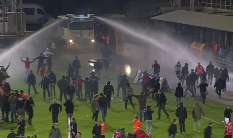 Antwerp fans cause havoc as their side miss out on promotion
