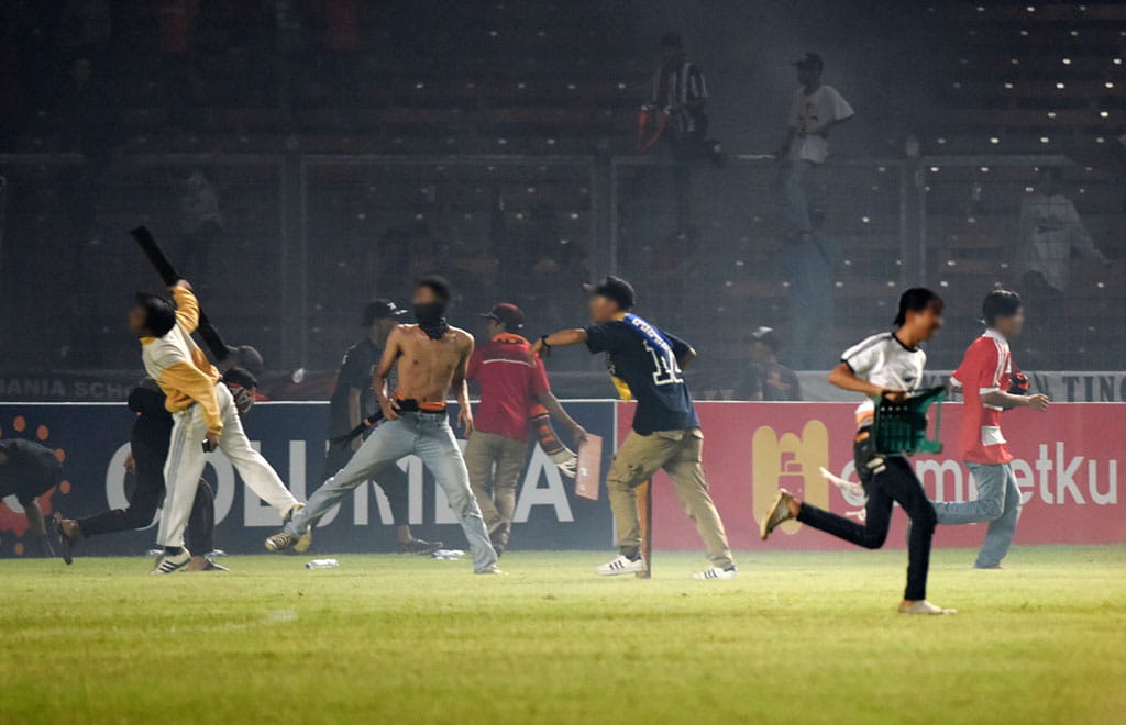 Indonesian top flight match abandoned after clashes