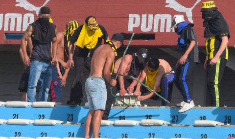Penarol fans clash with police before Uruguayan Clasico