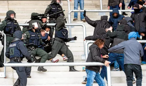 FSV Frankfurt fans clash with police following match in Erfurt