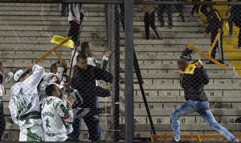 Penarol and Palmeiras fans clash following Copa Libertadores match