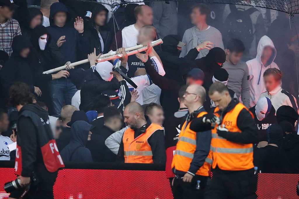 Copenhagen hools clash with police during Brondby game
