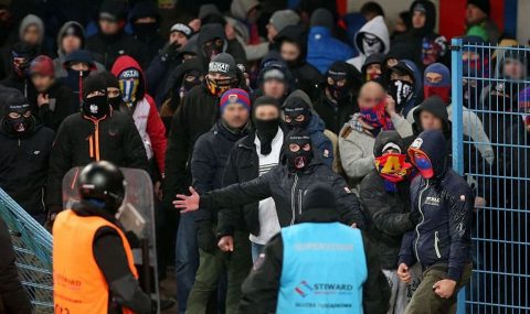 Piast Gliwice v Gornik Zabrze abandoned due to fan trouble