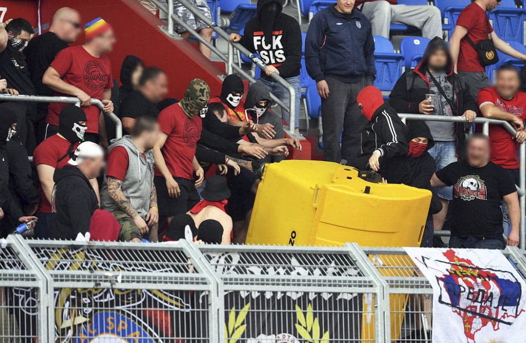 Sparta Prague fans cause trouble in stands at Banik