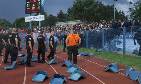 Hajduk Split fans clash with police during Croatian Cup final
