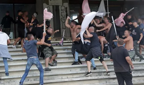 Palermo fans fight each other at Salernitana