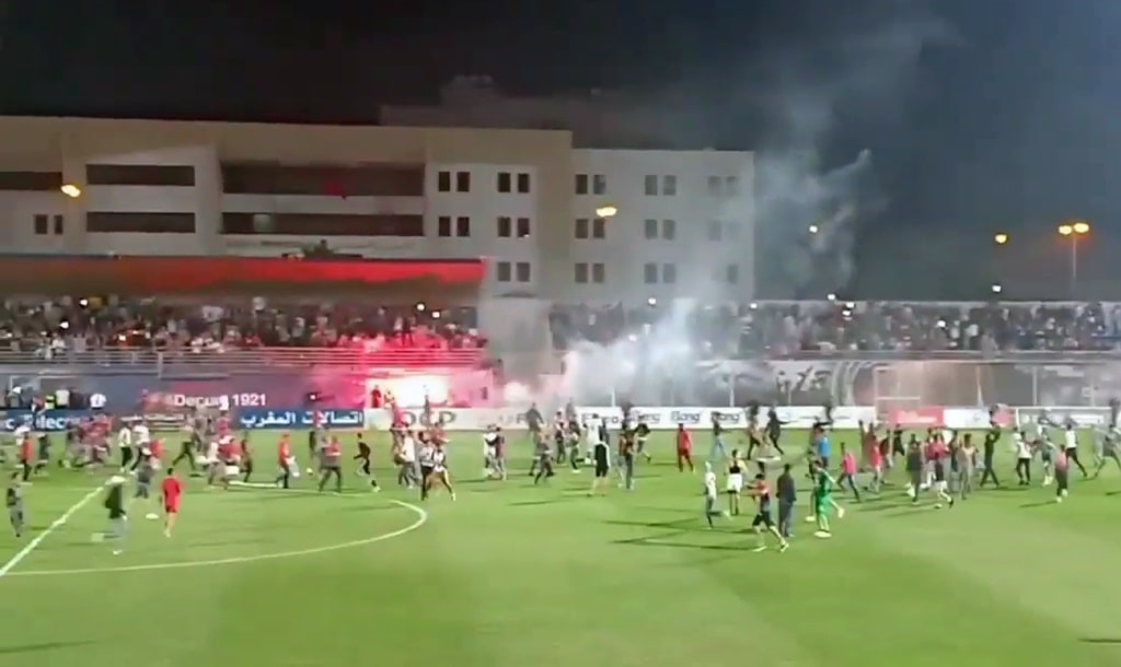 OC Safi vs Kawkab Marrakech match halted after pitch invasion