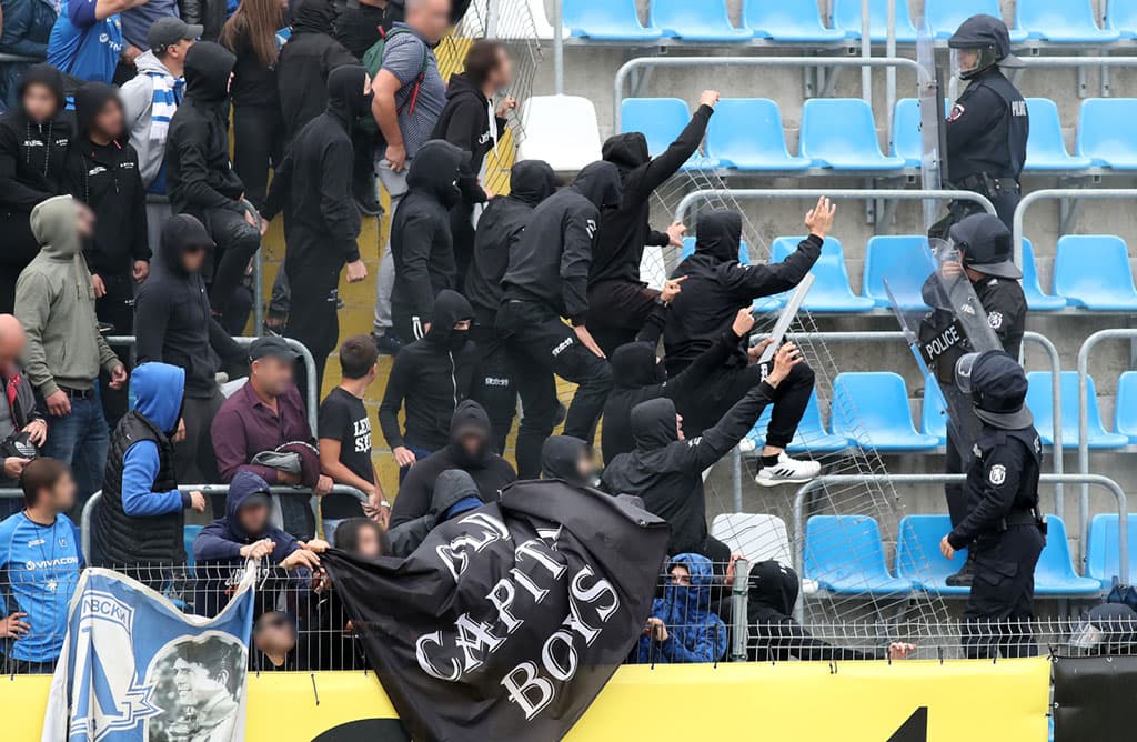 Trouble breaks out in stands during Spartak Varna v Levski