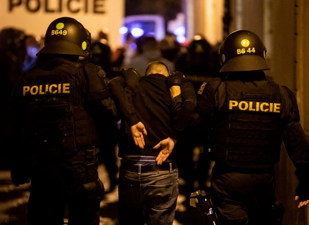 England fans clash with Czech police before Euro 2020 qualifier