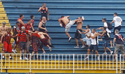 8 December 2013: Athletico Paranaense and Vasco da Gama fans violently clash in stands