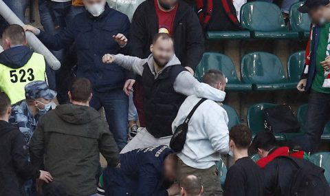Fan brawl breaks out at Lokomotiv Moscow v Spartak Moscow