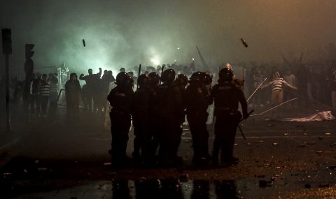 Sporting fans clash with police while celebrating Primeira Liga title