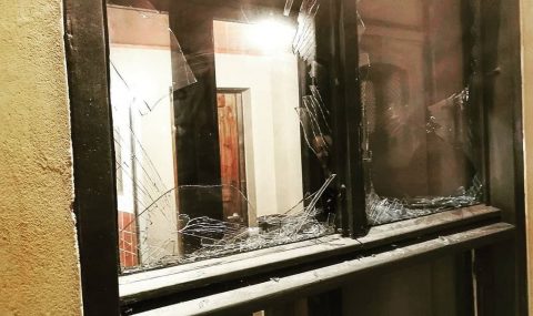 AIK hooligans attack their Djurgarden rivals in pub