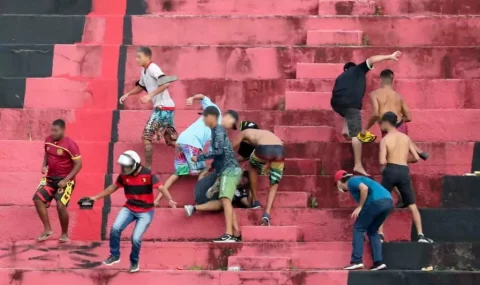Sport Recife fans attack Corinthians supporters during Brazilian U17 Cup match