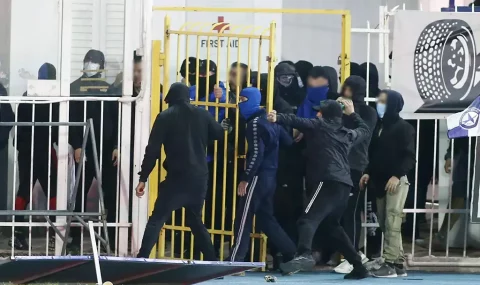 Atromitos hooligans clash with police as they attempt to reach Aris fans