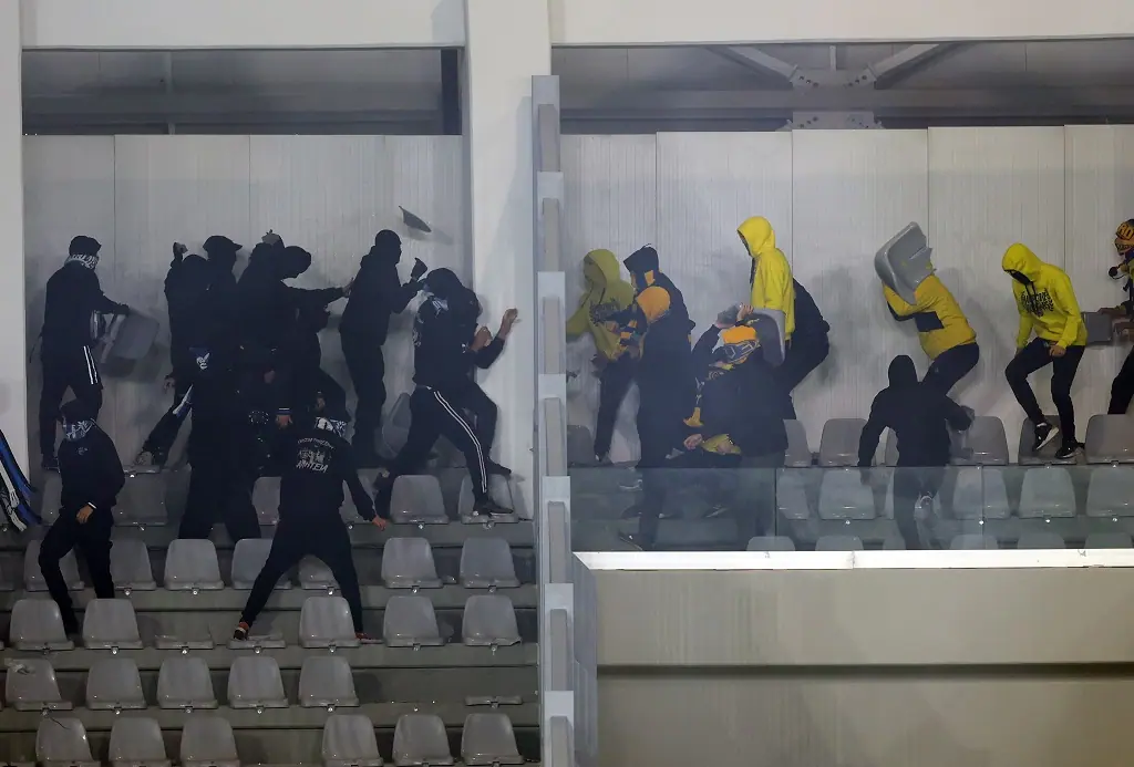 AEL and Apollon hooligans clash in stands during Cypriot Cup tie ...