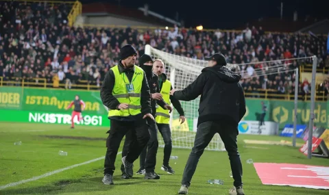 Hajduk Split fans fight with stewards after game at Istra