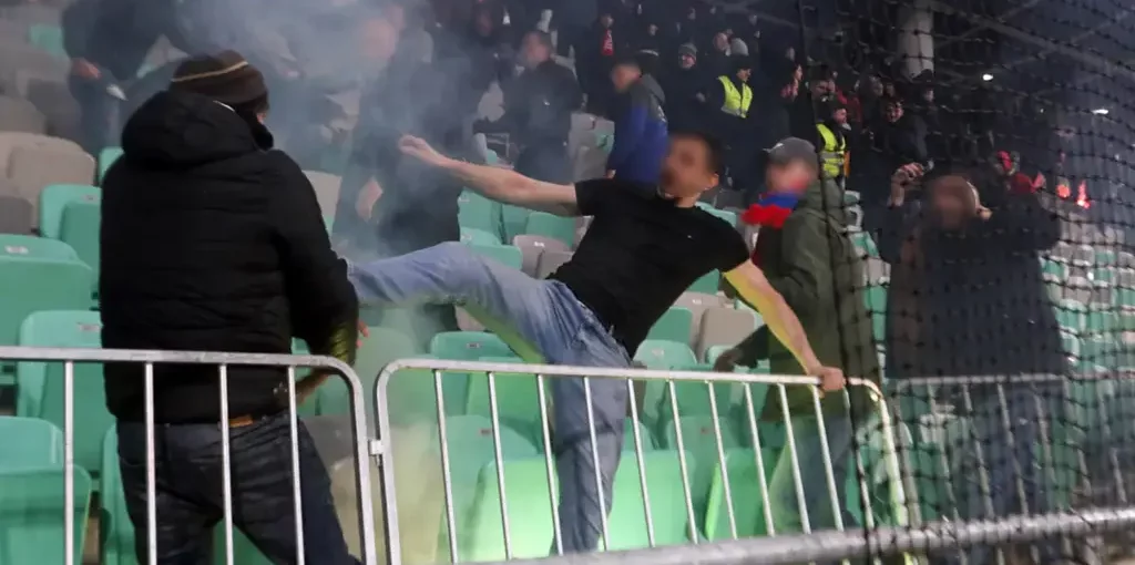 Olimpija and Borac fans clash during Conference League tie