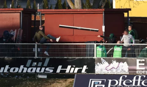 Rapid fans clash with police before kick-off vs Hartberg