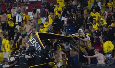 Barcelona SC fans clash with police during defeat to Macara